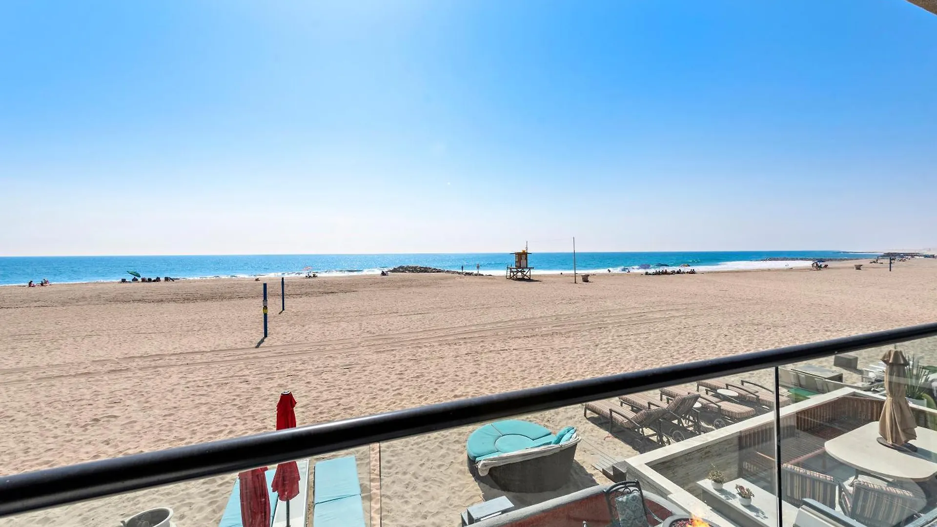 3 Story Oceanfront Home With Jacuzzi In Newport Beach On The Sand!