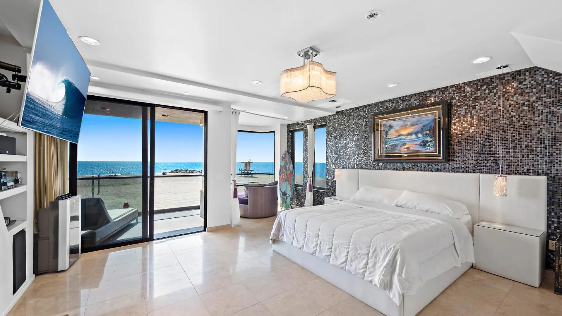 Holiday home 3 Story Oceanfront Home With Jacuzzi In Newport Beach On The Sand! United States