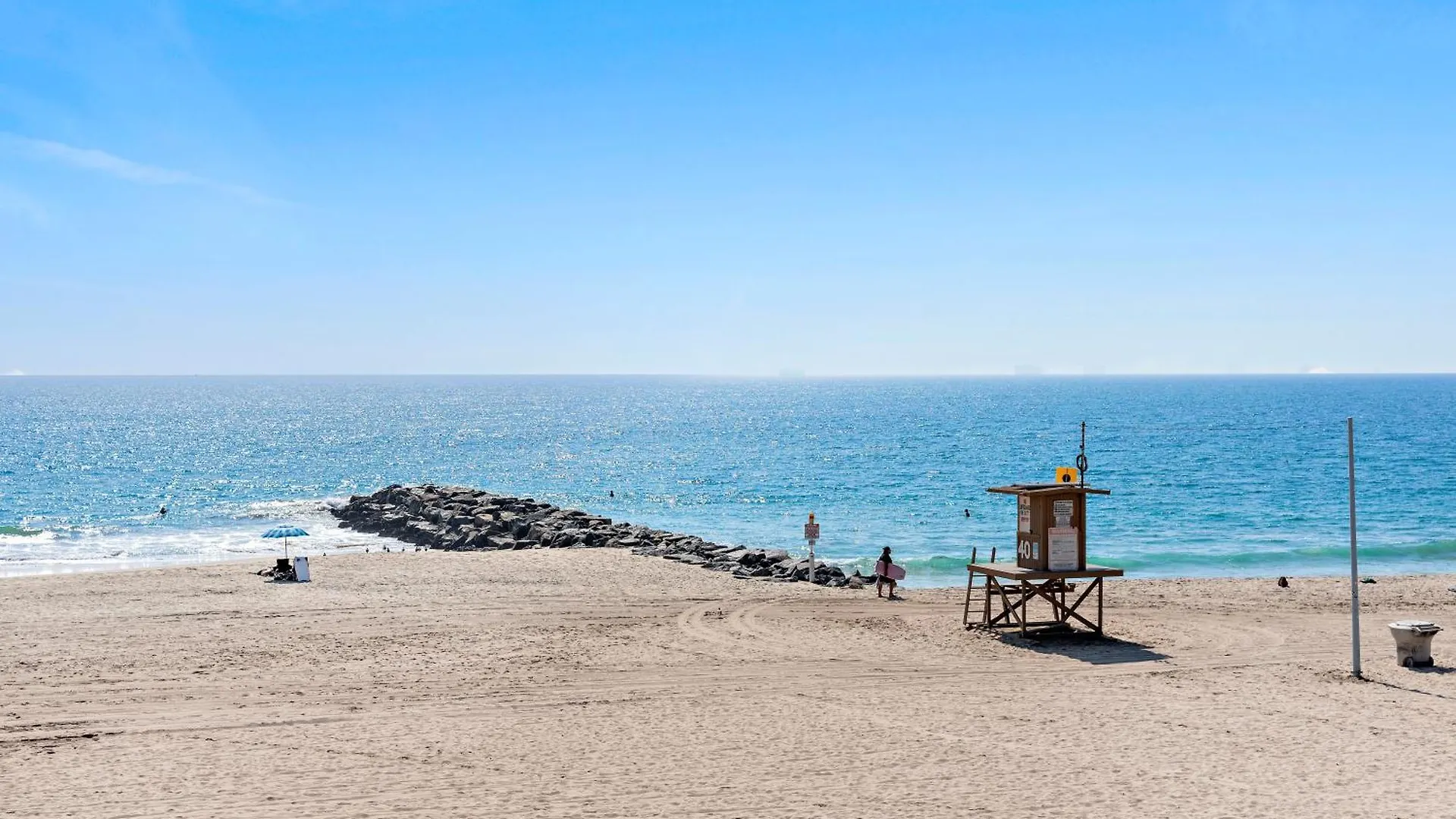 Holiday home 3 Story Oceanfront Home With Jacuzzi In Newport Beach On The Sand!