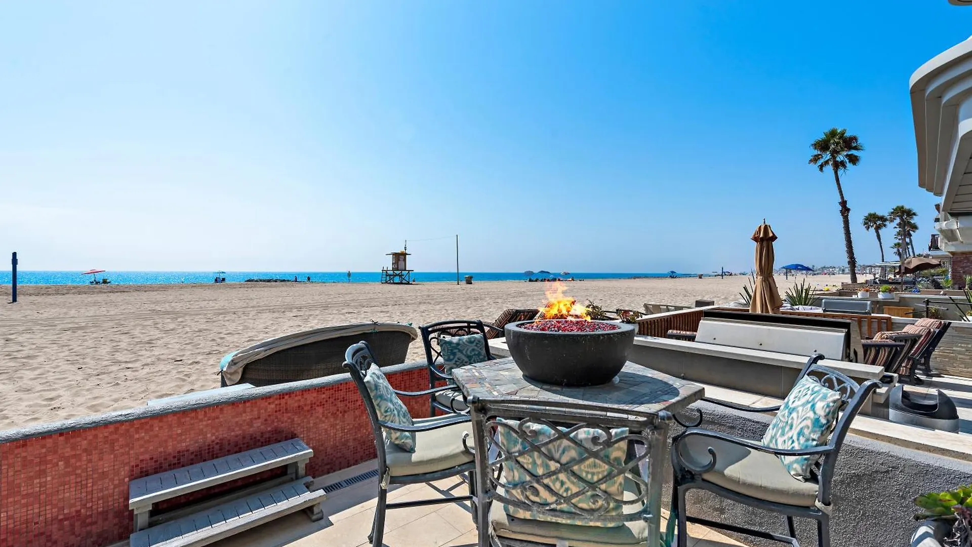 3 Story Oceanfront Home With Jacuzzi In Newport Beach On The Sand!